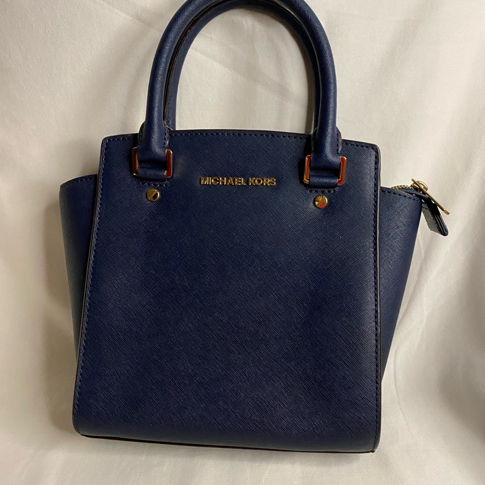 Micheal Kors small Selma crossbody bag